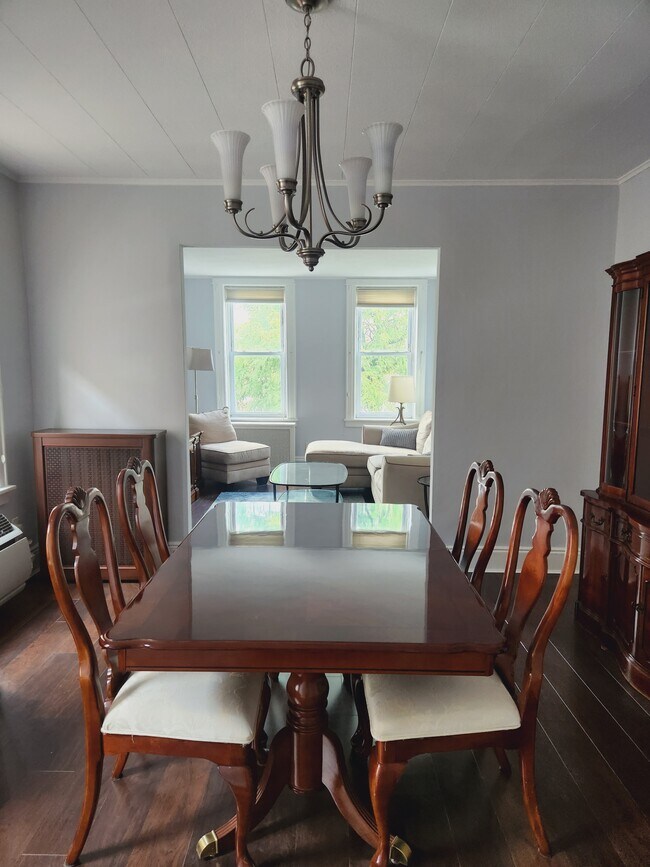 Foto del edificio - 6046 Woodbine St