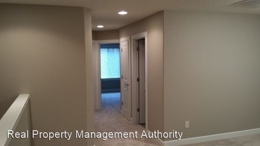 Foto del edificio - 3 br, 2.5 bath House - 1911 NW Sage St.
