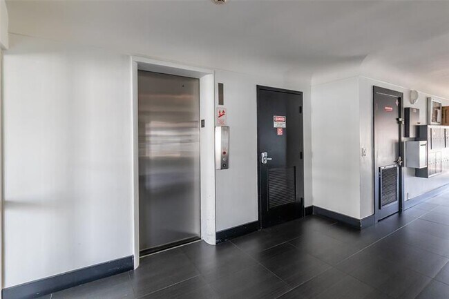 Foto del edificio - 2881 NE 32nd St