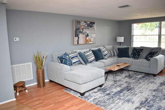 Building Photo - 5732 Mosaic Dr