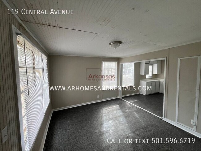 Foto del edificio - 119 Central Ave