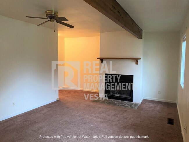 Foto del edificio - 627 Maplewood Dr