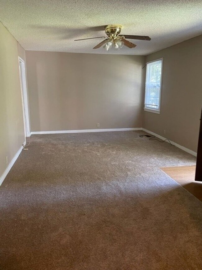 Foto del edificio - 3BD/2B House Close to VSU