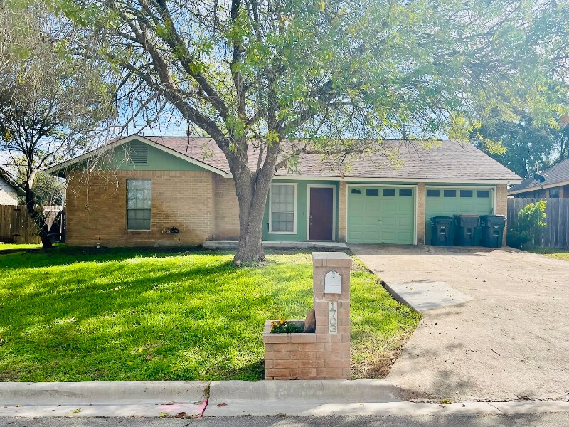 Foto principal - 1703 Mockingbird Dr