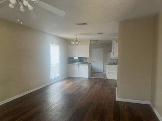 Foto del edificio - 510 Rosedale Dr