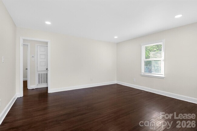 Foto del edificio - 3441 Commonwealth Ave