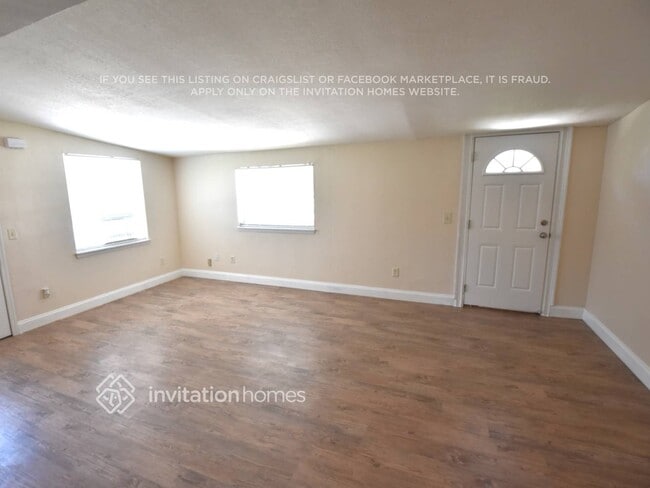 Foto del edificio - 446 Clemson Dr