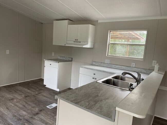 Foto del edificio - 176 Circle Dr