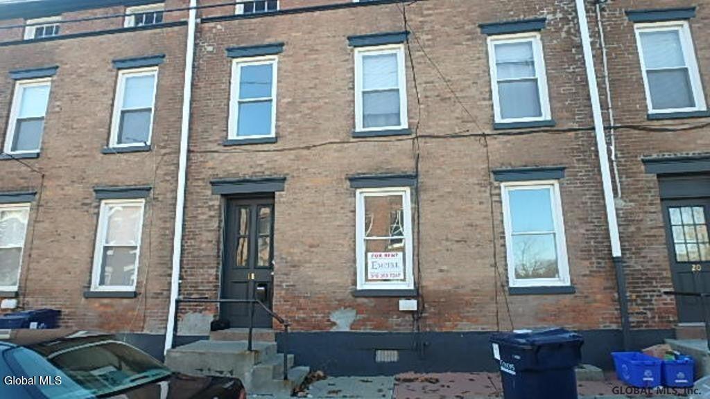 Primary Photo - 24 Cataract St