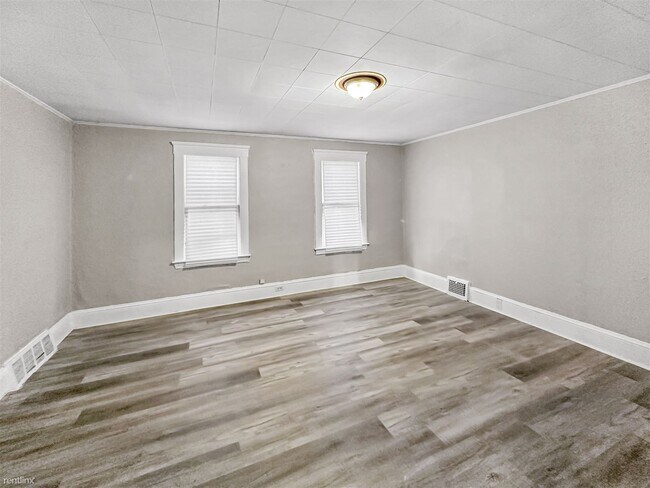 Foto del edificio - 2 br, 1 bath Duplex - 5310 Filo Avenue Down