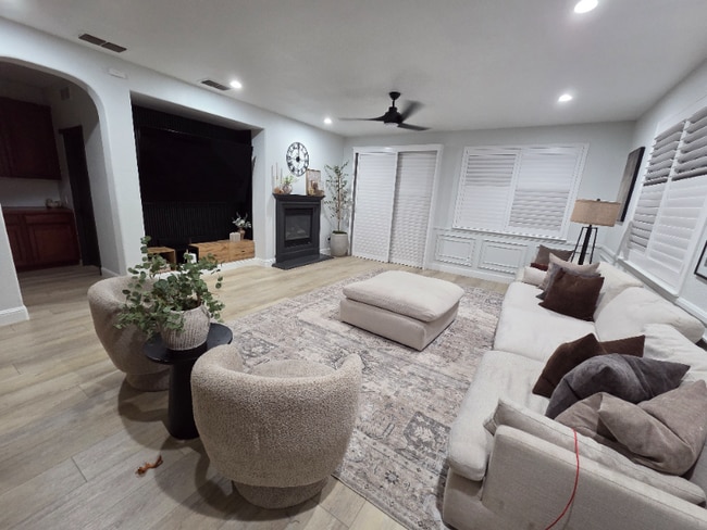 Foto del edificio - 11 Sola Ct