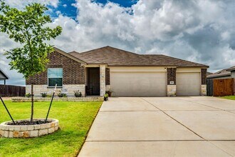 Building Photo - 389 Salt Springs Rd