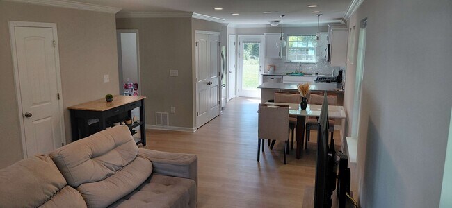 Foto del edificio - 225 Berryfield Dr