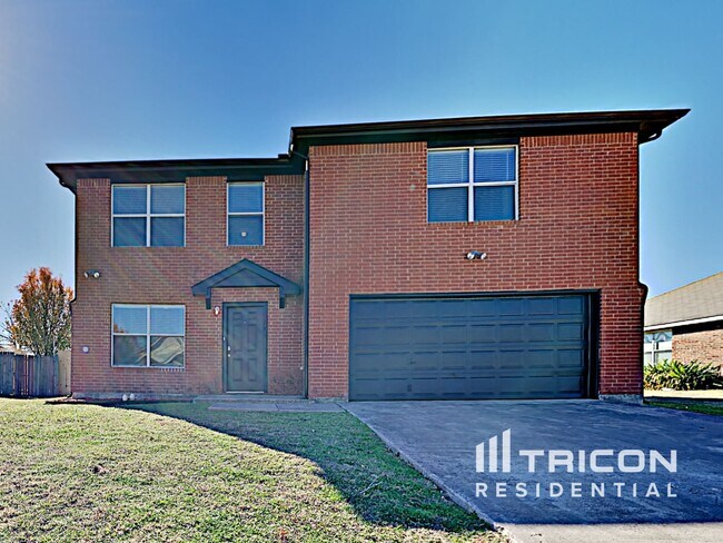 Building Photo - 208 Vivian Dr