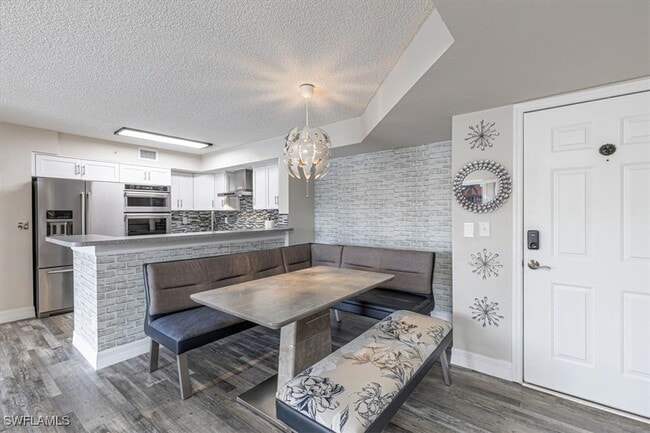 Building Photo - 1205 Wildwood Lakes Blvd