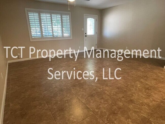 Foto del edificio - Beautifully Landscaped 3 Bedroom Home in Tempe!