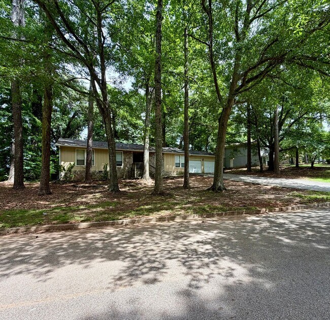 Foto del edificio - 7670 Glen Devon Rd