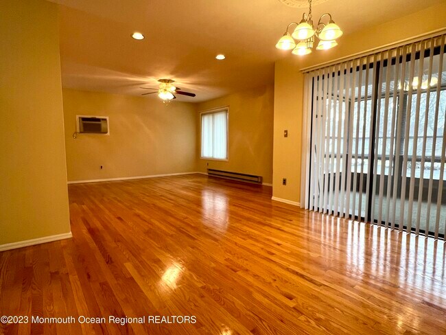 Foto del edificio - 156 Cross Slope Ct