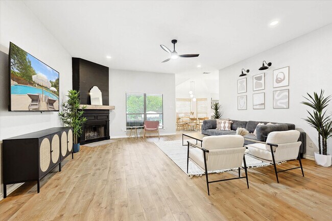 Foto del edificio - 111 Creekview Dr W