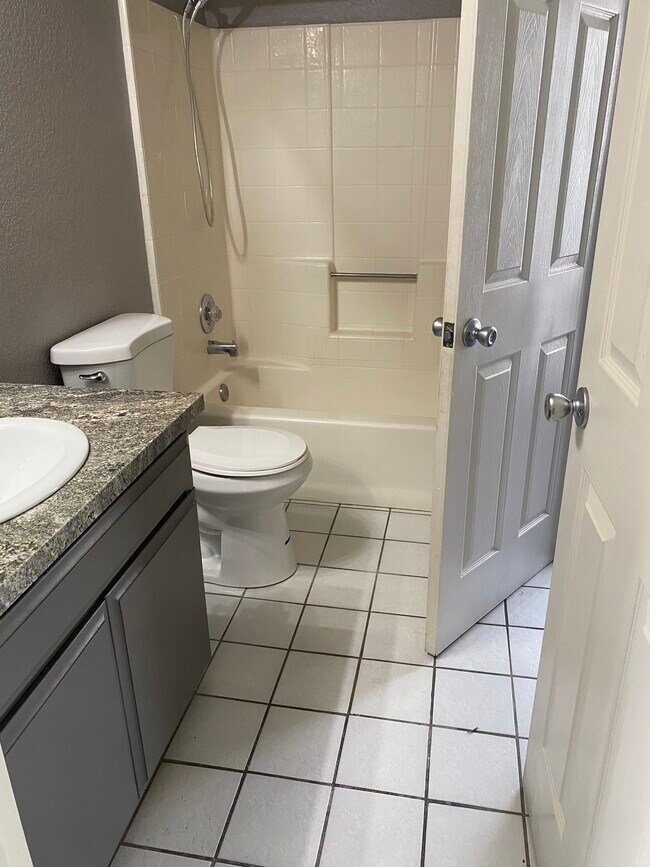 Bathroom - 2798 N Junipero Ave