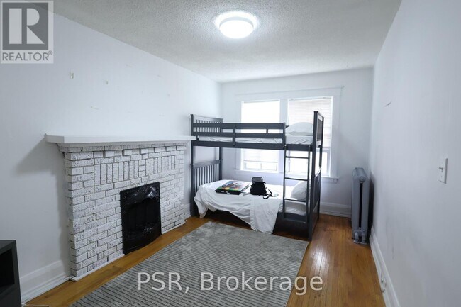 Building Photo - 1108 St Clair Ave W