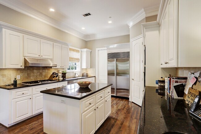 Building Photo - 11328 Surrey Oaks Ln