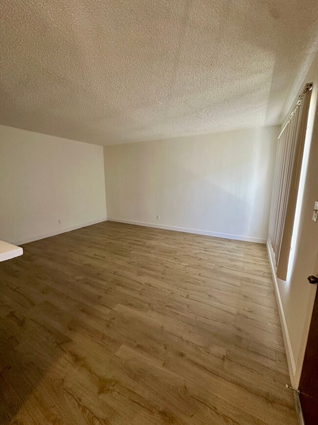 Building Photo - 15531 Belshire Ave