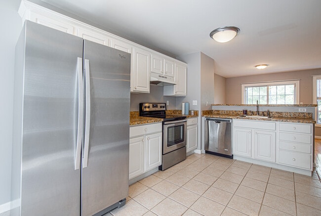 Building Photo - 157 Leeder Hill Dr
