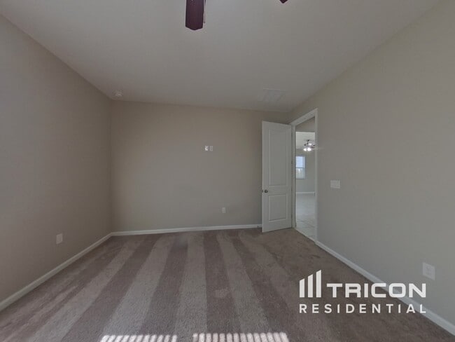 Foto del edificio - 1232 Stratton Ave