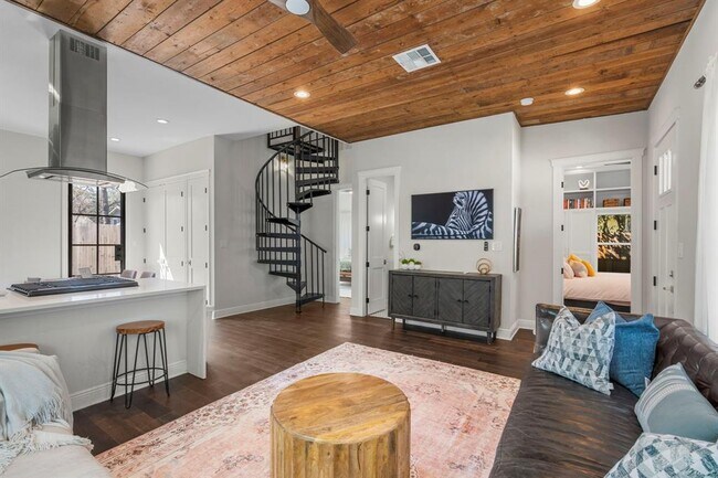 Foto del edificio - 1003 Romeria Dr