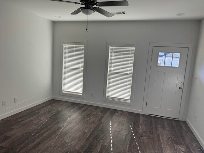 Foto del edificio - 102 Leisure Pointe Rd