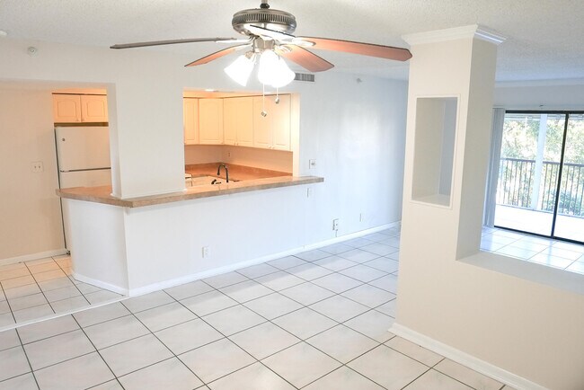 Foto del edificio - 2112 S Cypress Bend Dr