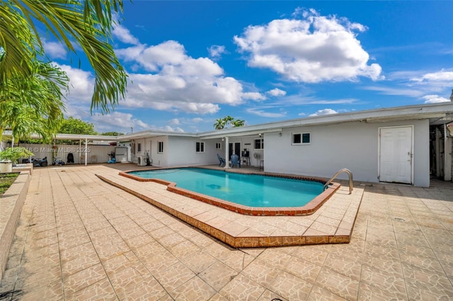 Foto del edificio - 1360 W 4th Ln