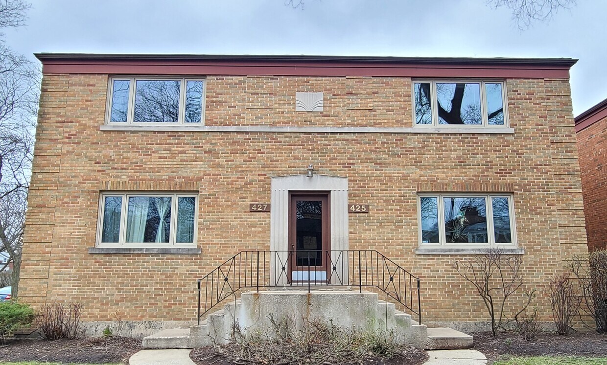 425 Edgewood Pl Unit 2, River Forest, IL 60305 Condo for Rent in