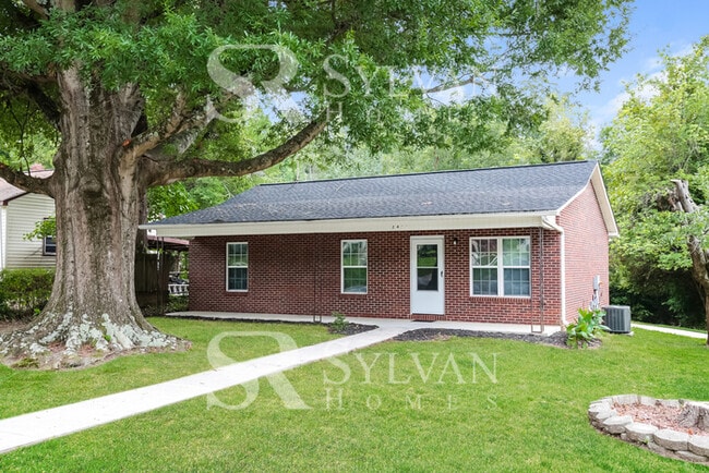 Foto del edificio - Everything You Need. All Right Here.