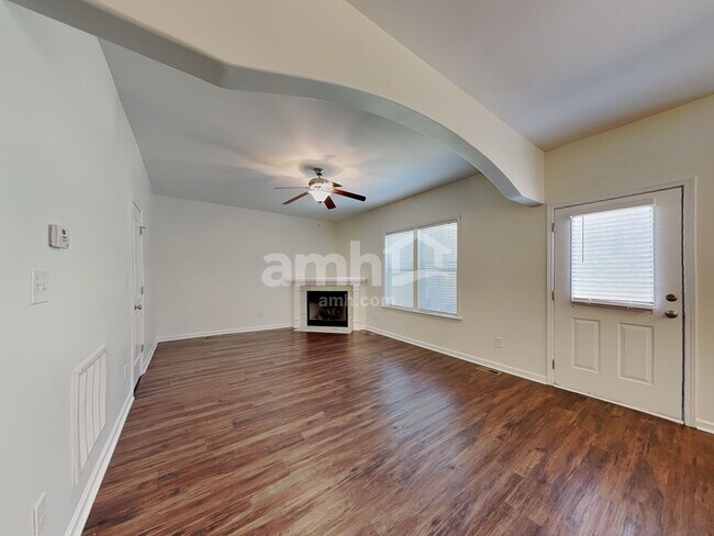 Foto del edificio - 108 Citrine Ct