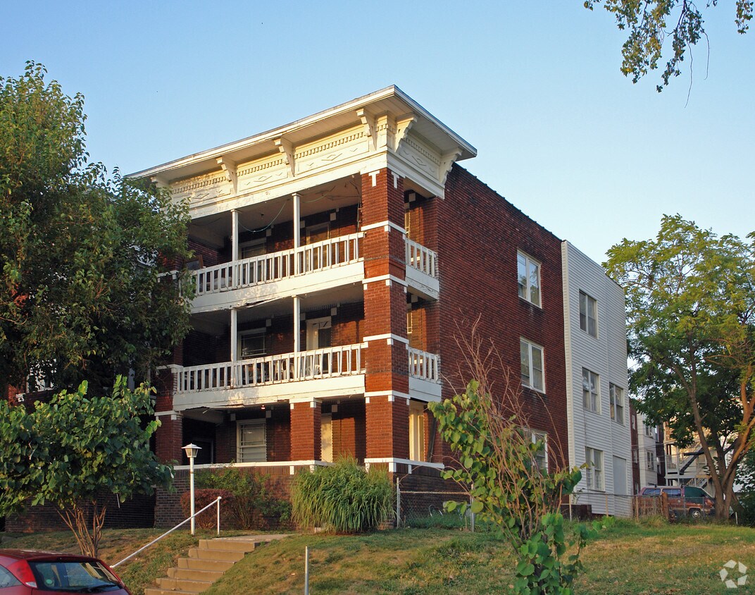 4125 Walnut St, Kansas City, MO 64111 Apartments in Kansas City, MO