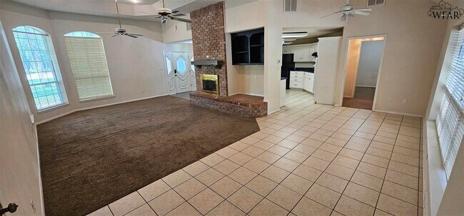 Foto del edificio - 244 Ridge Rd