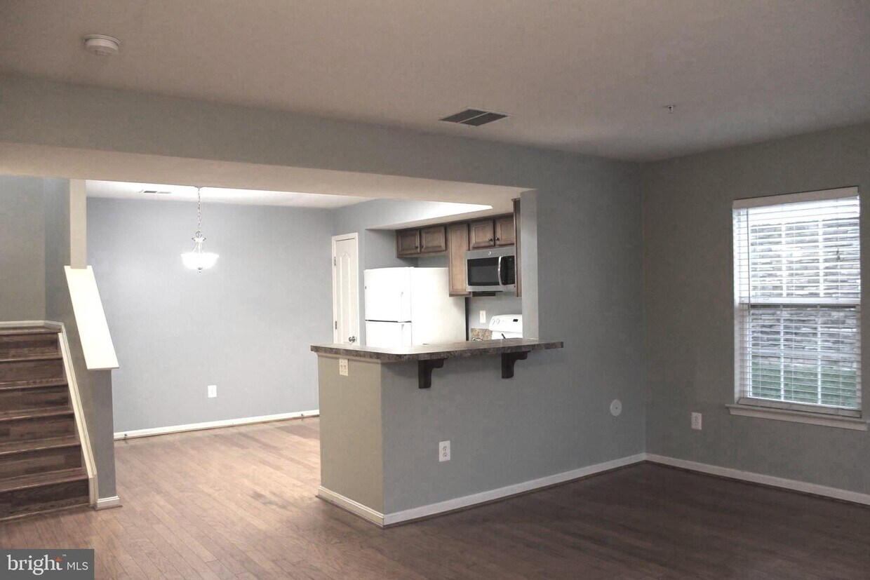 6488 Cornwall Dr Unit 14, Eldersburg, MD 21784 Condo for Rent in