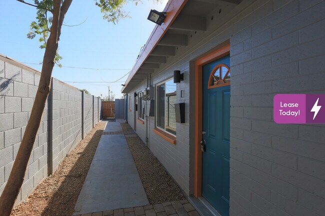 Building Photo - 1747 E Virginia Ave