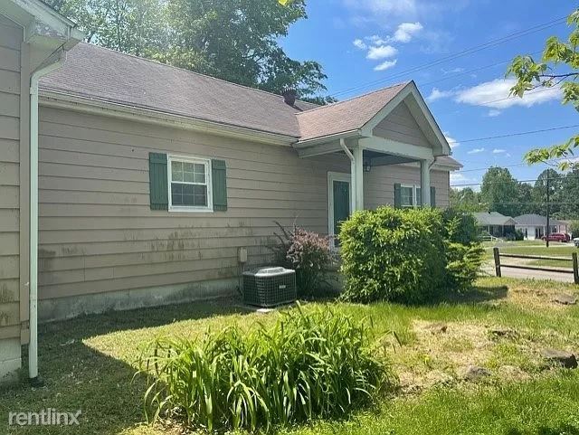 Building Photo - 3 br, 2 bath House - 728 Center St