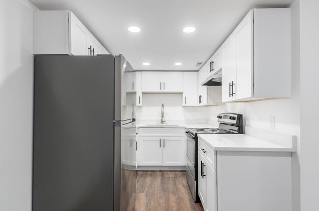 Building Photo - 45 Governor Pl