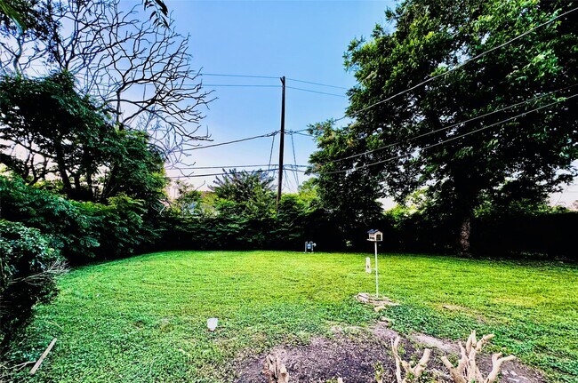 Foto del edificio - 7242 Neff St