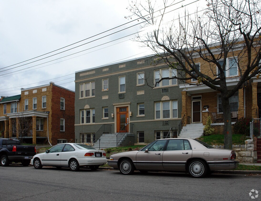 Building Photo - 1815 A St SE