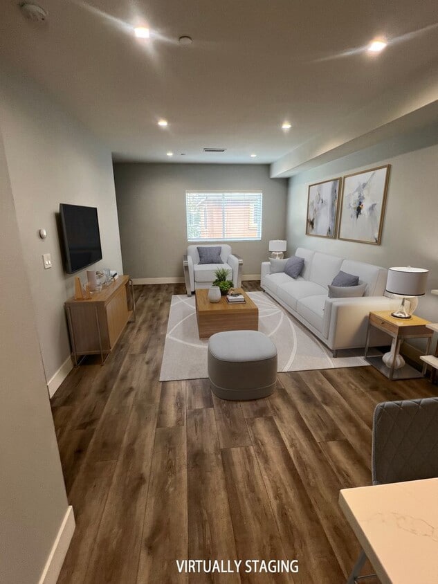 Foto principal - 14759 Friar St