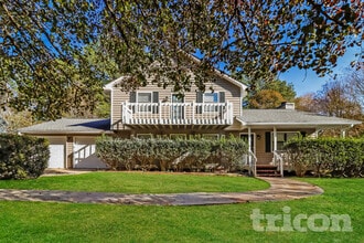 Building Photo - 20 Summerfield Ct