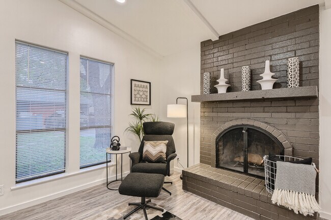 Building Photo - 3005 Edgedale Dr