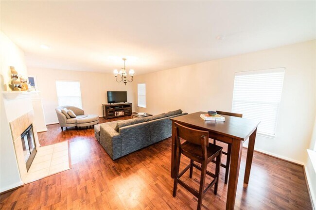 Foto del edificio - 4501 Nichols St