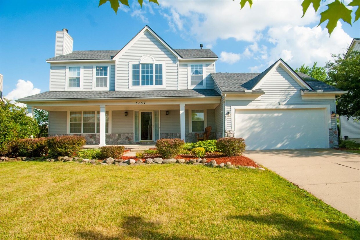 Primary Photo - 5137 Blue Spruce Dr