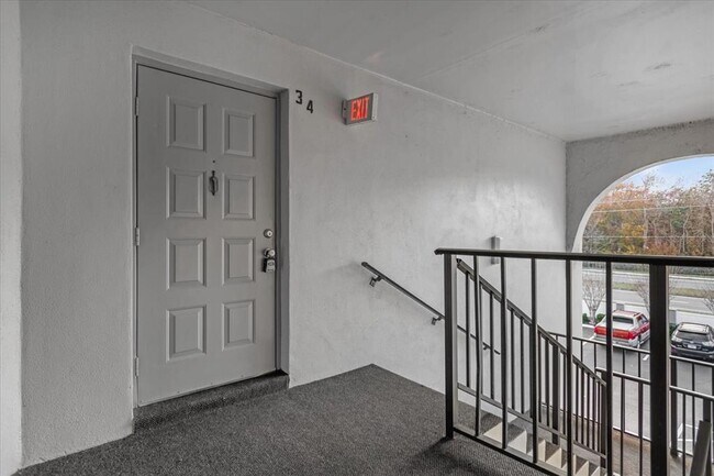 Foto del edificio - 1034 S Pine Ridge Cir